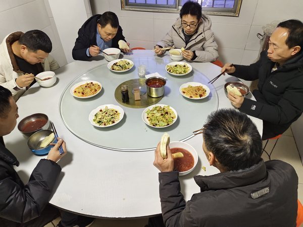 陜煤建設(shè)路橋分公司：心系職工辦實(shí)事，暖心舉措惠職工
